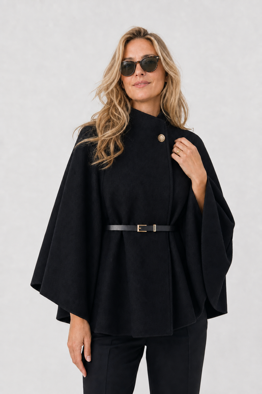 Cape Mantel mit feinem Gürtel