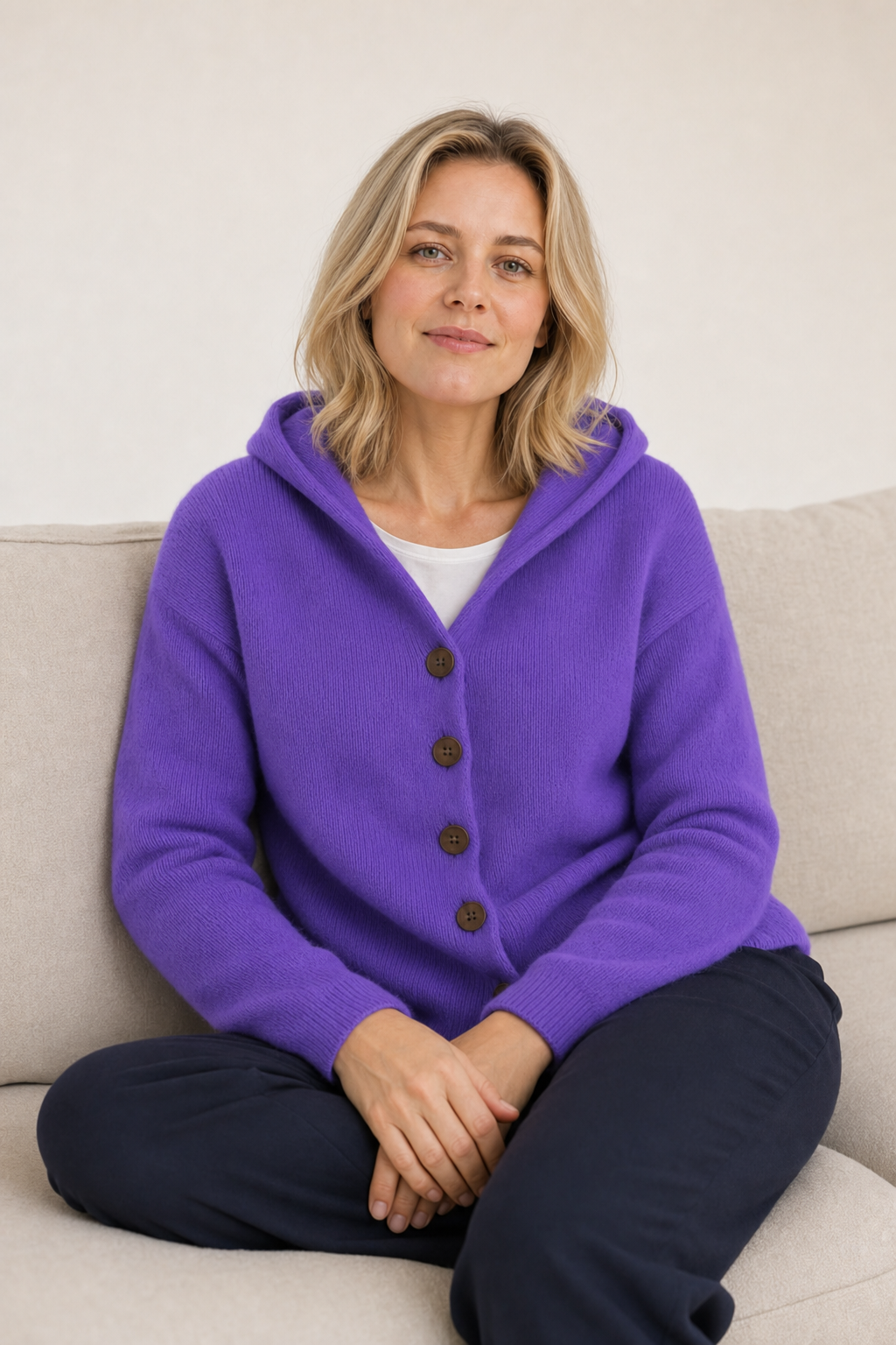 Feiner Cardigan mit Hoodie