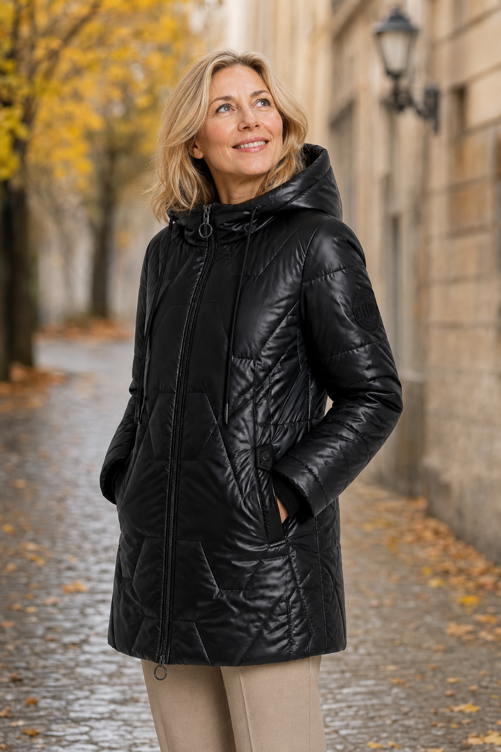Lange Pufferjacke mit Kapuze