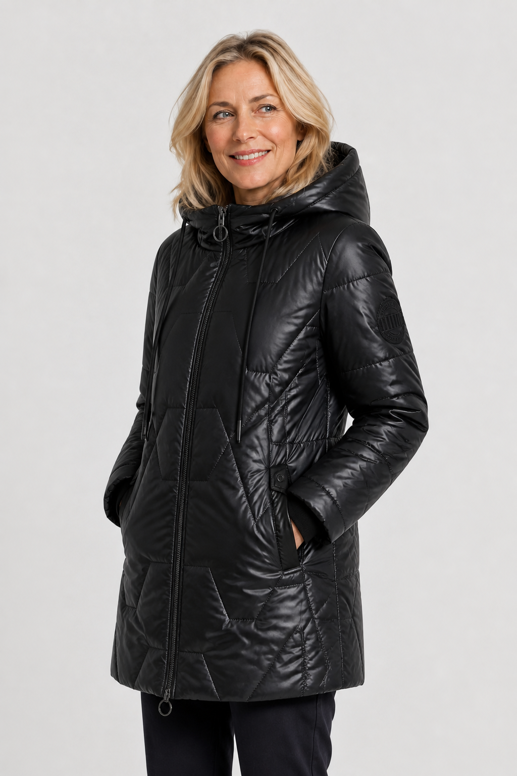Lange Pufferjacke mit Kapuze