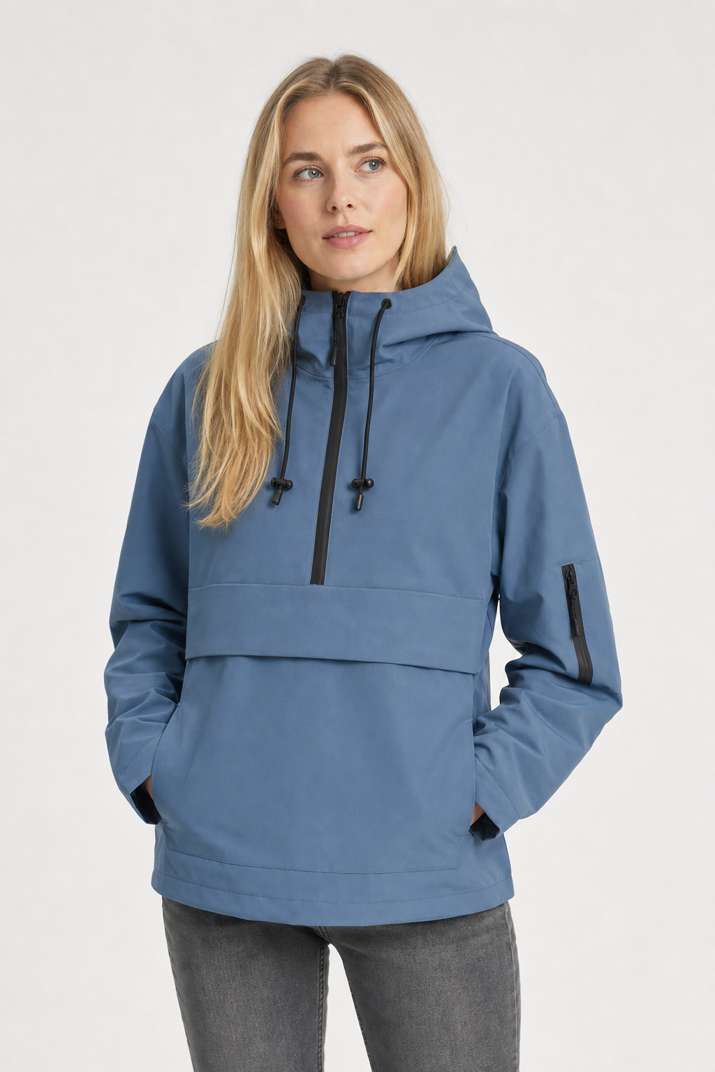 Wind- und Regenjacke mit Kapuze