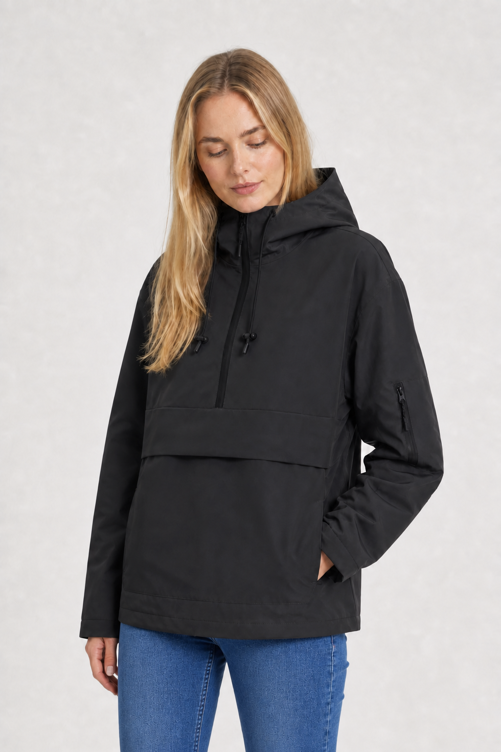 Wind- und Regenjacke mit Kapuze