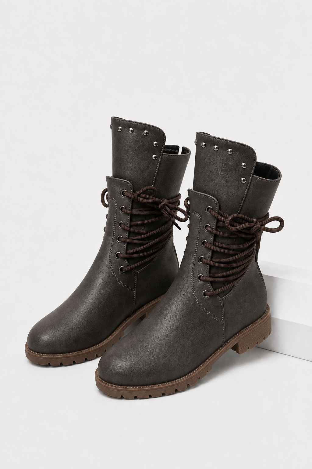 Stiefeletten mit seitlicher Schnürung